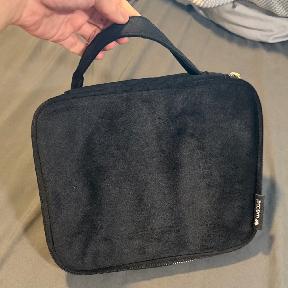 💜5 for $25 Wacoal Black Cosmetic Bag